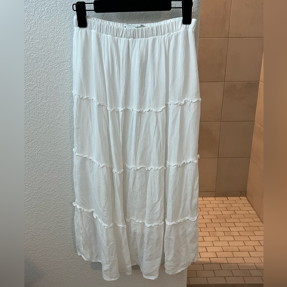 Hollister White Tiered Maxi Skirt